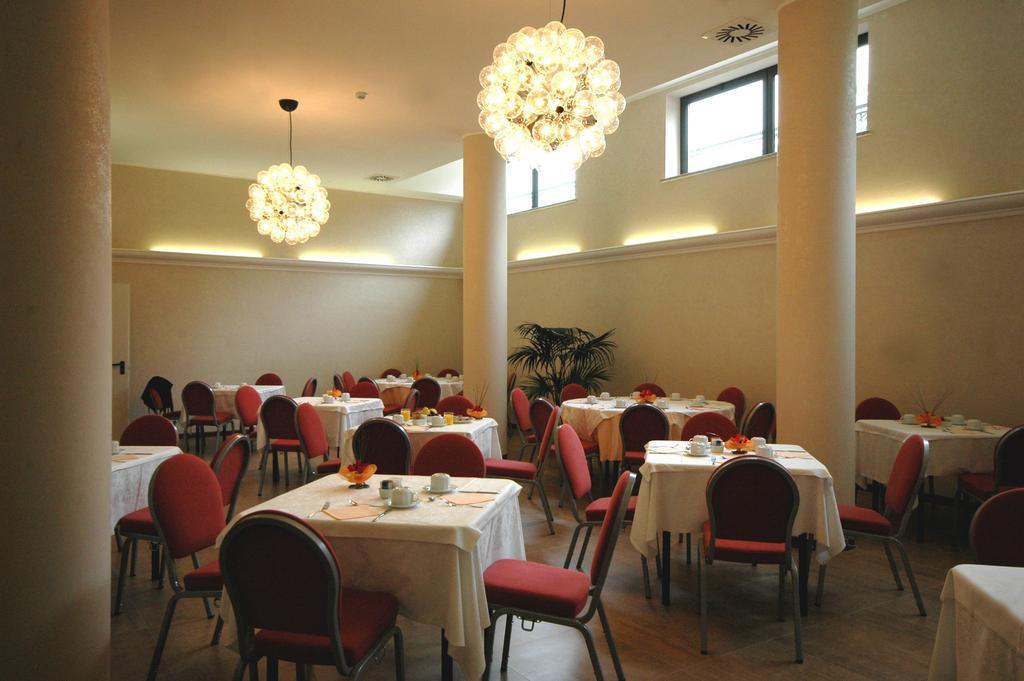 קוסטיליולה ד'אסטי Hotel Langhe & Monferrato מראה חיצוני תמונה